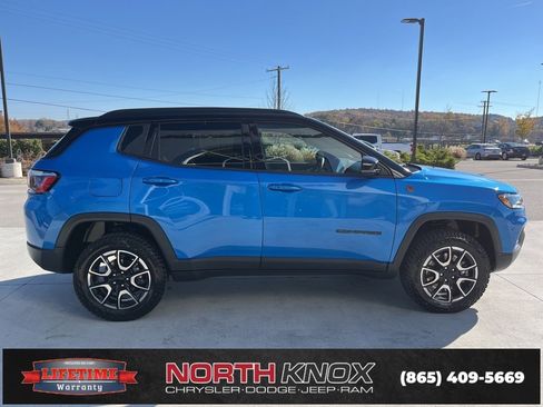 Used 2024 Jeep Compass Trailhawk image 20