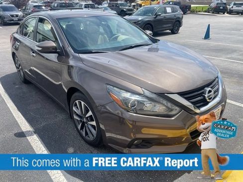 Used 2017 Nissan Altima 2.5 SL w/ 2.5 Technology Package FWD image 2
