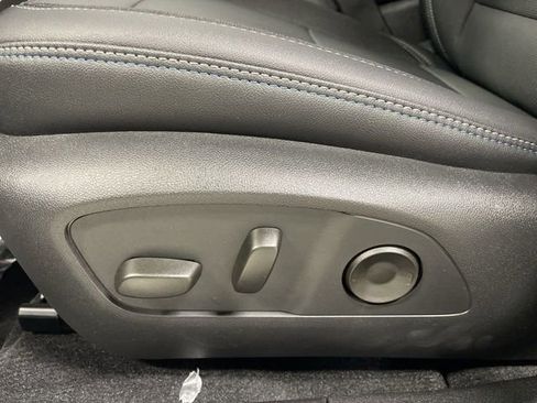 New 2026 Chevrolet Equinox EV LT image 12