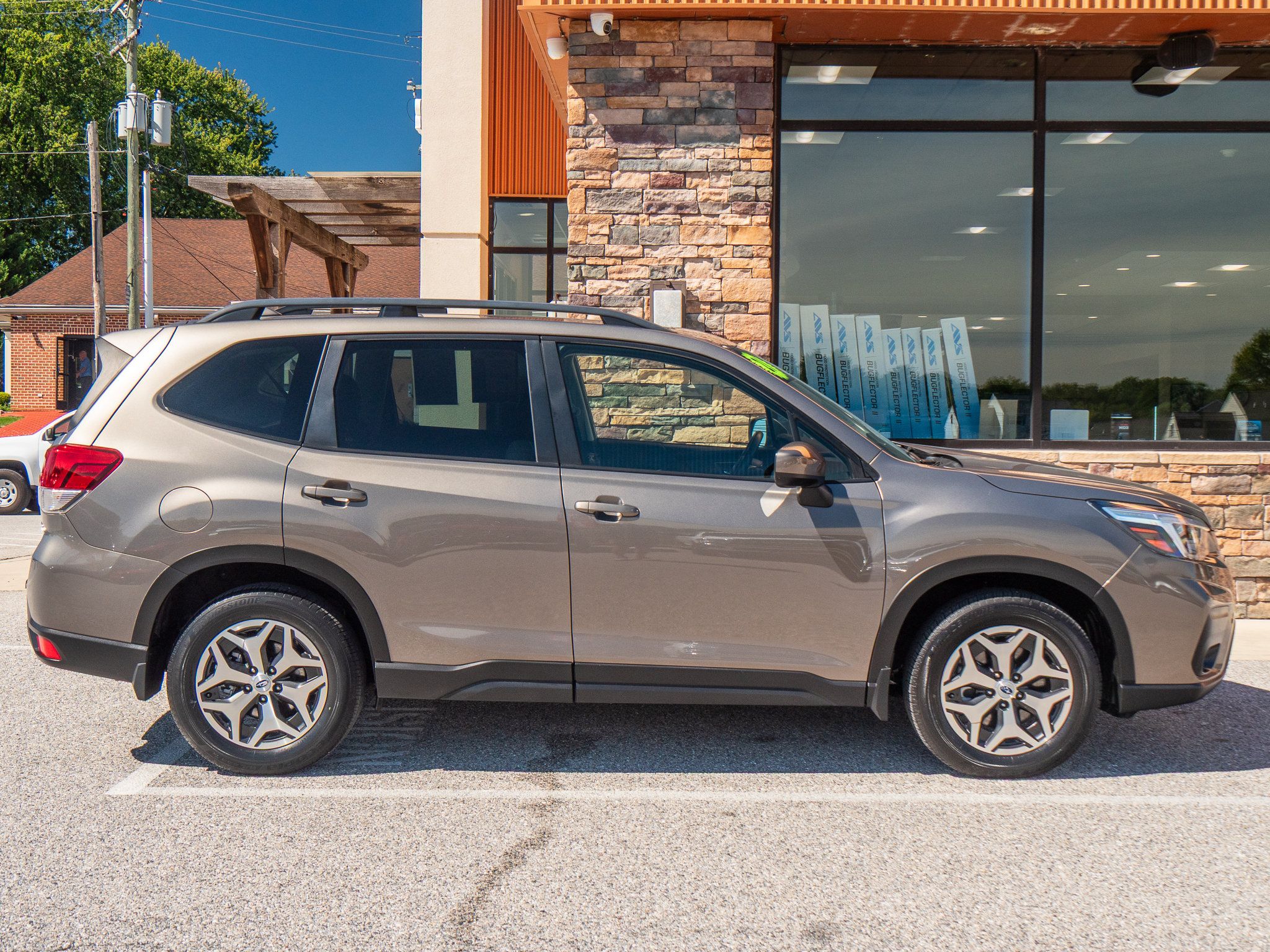 Used 2021 Subaru Forester Premium AWD/4WD image 2