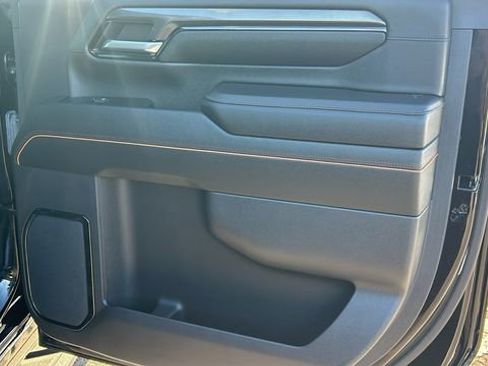 Used 2024 GMC Sierra 2500 AT4 w/ AT4 Premium Plus Package image 12