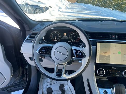 New 2026 Jaguar F-PACE R-Dynamic S image 13