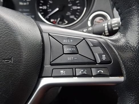 Used 2017 Nissan Rogue SL w/ SL Premium Package AWD/4WD image 16