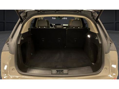 Used 2025 Lincoln Corsair Grand Touring image 27