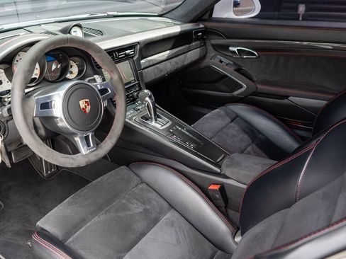 Used 2015 Porsche 911 GT3 image 5