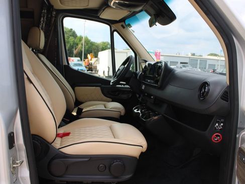 Used 2021 Mercedes-Benz Sprinter 3500 image 22