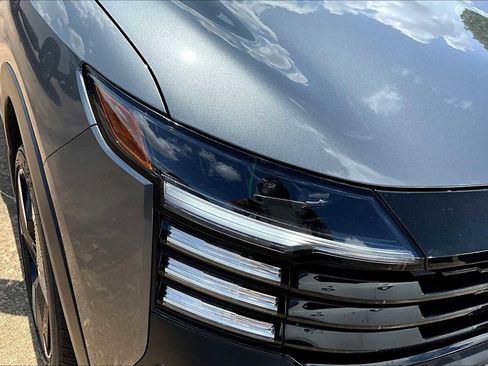 New 2025 Nissan Kicks SR image 19