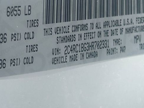 Used 2017 Chrysler Pacifica Touring-L FWD image 38