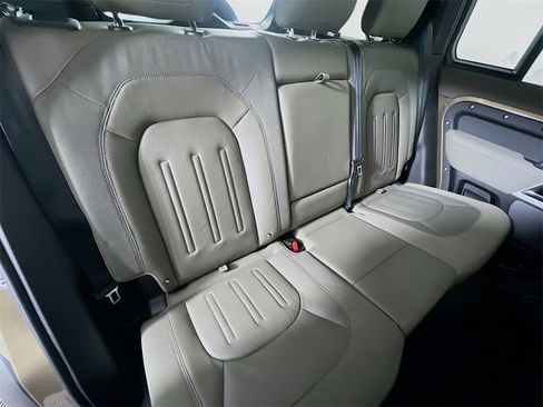 Used 2021 Land Rover Defender 110 S image 27