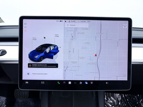 Used 2022 Tesla Model 3 Standard Range image 18