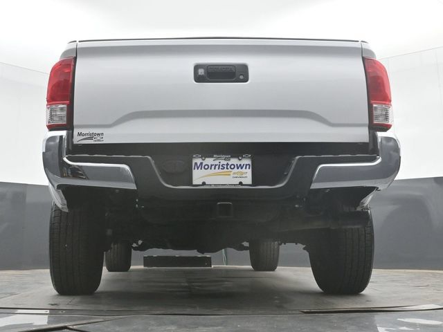 Used 2017 Toyota Tacoma SR5 w/ Tow Package AWD/4WD image 45