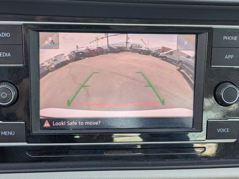Used 2024 Volkswagen Jetta SE FWD image 16