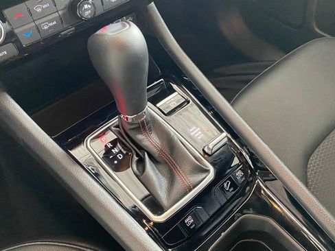 Used 2025 Jeep Compass Trailhawk image 23