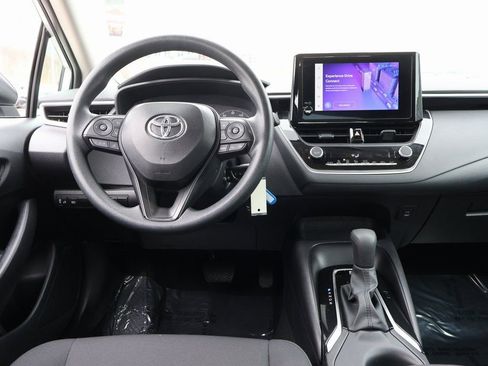 Used 2025 Toyota Corolla LE image 18
