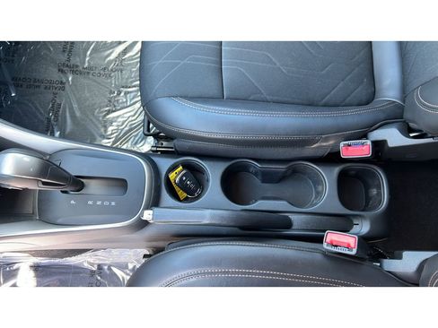 Certified 2022 Chevrolet Trax LT w/ LT Convenience Package AWD/4WD image 20