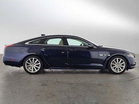 Used 2019 Jaguar XJ R-Sport image 6