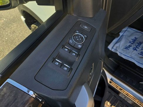 Used 2022 Ford F350 Lariat image 15