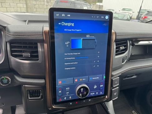 Used 2022 Ford F150 Lightning Lariat image 20