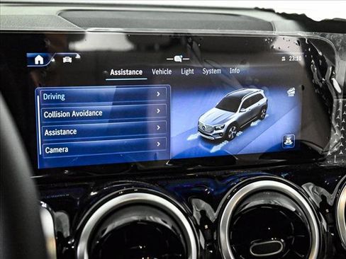 New 2026 Mercedes-Benz GLB 250 4MATIC image 16