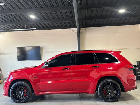 Used 2014 Jeep Grand Cherokee SRT8 w/ Luxury Group II AWD/4WD image 5