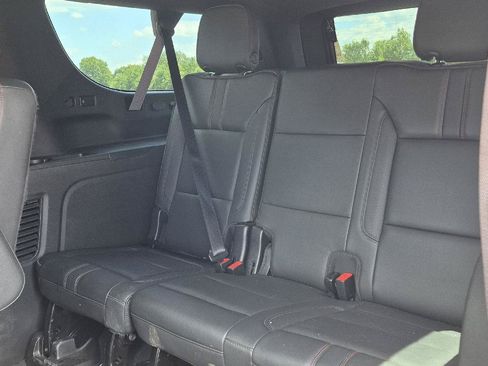Used 2022 Chevrolet Suburban RST w/ Luxury Package AWD/4WD image 8
