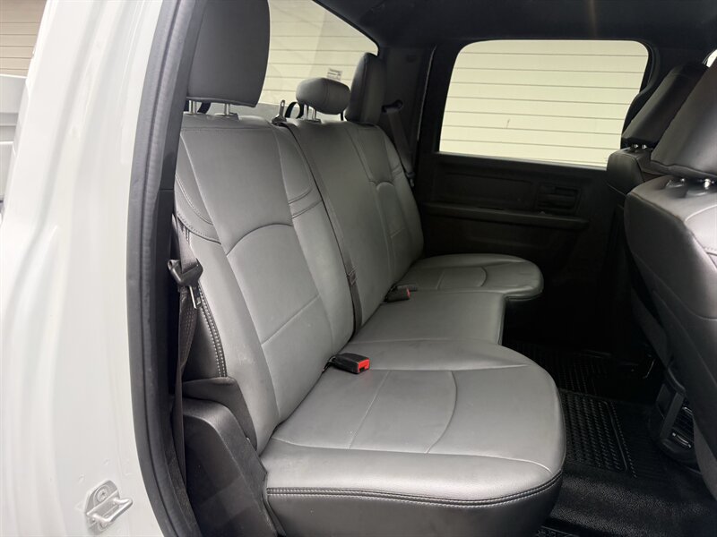 Used 2022 RAM 2500 Tradesman w/ Chrome Appearance Group RWD image 30