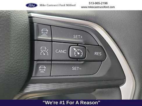 Used 2025 Jeep Grand Cherokee L Altitude AWD/4WD image 14