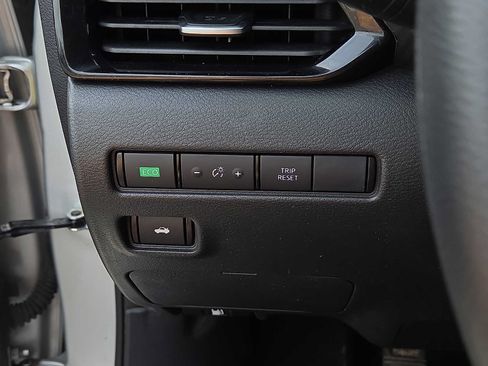 Used 2023 Nissan Sentra SV FWD image 24