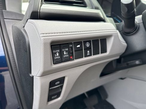 Used 2023 Honda Odyssey EX-L image 19