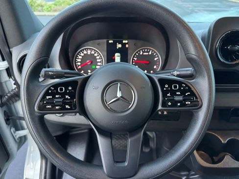 Used 2021 Mercedes-Benz Sprinter 3500 image 30