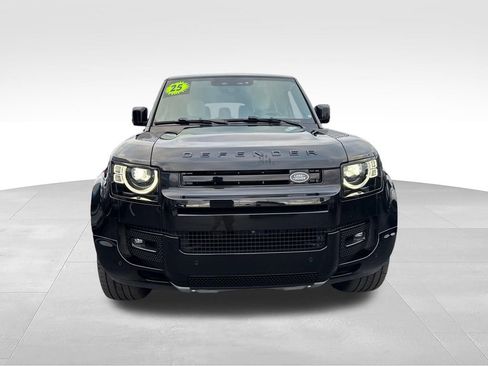 Used 2025 Land Rover Defender 130 V8 AWD/4WD image 9