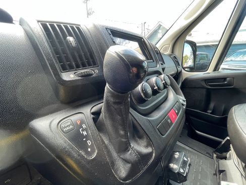 Used 2018 RAM ProMaster 2500 w/ Interior Convenience Group FWD image 16