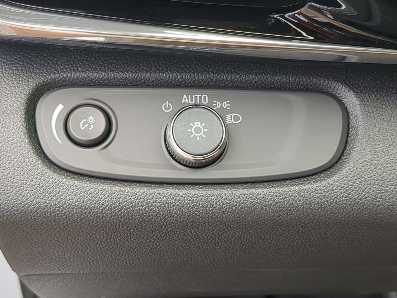 New 2026 Buick Envista Sport Touring w/ Convenience I Package FWD image 22