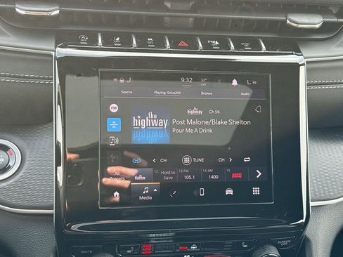 New 2025 Jeep Grand Cherokee L Altitude image 18