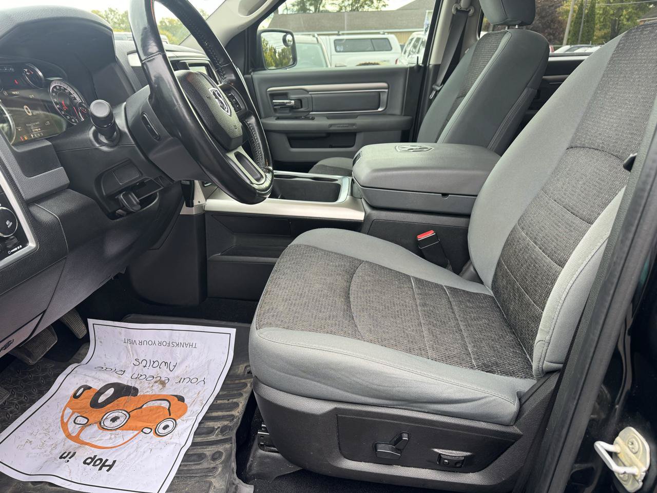 Used 2019 RAM 1500 Classic SLT w/ Black Appearance Group AWD/4WD image 10