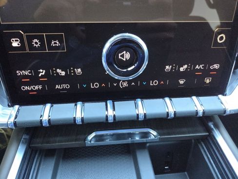 New 2026 GMC Acadia Denali Ultimate w/ LPO, Floor Liner Package image 37