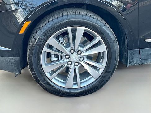Used 2025 Cadillac XT5 Premium Luxury AWD/4WD image 32