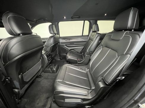 Used 2024 Jeep Grand Cherokee L Limited image 5