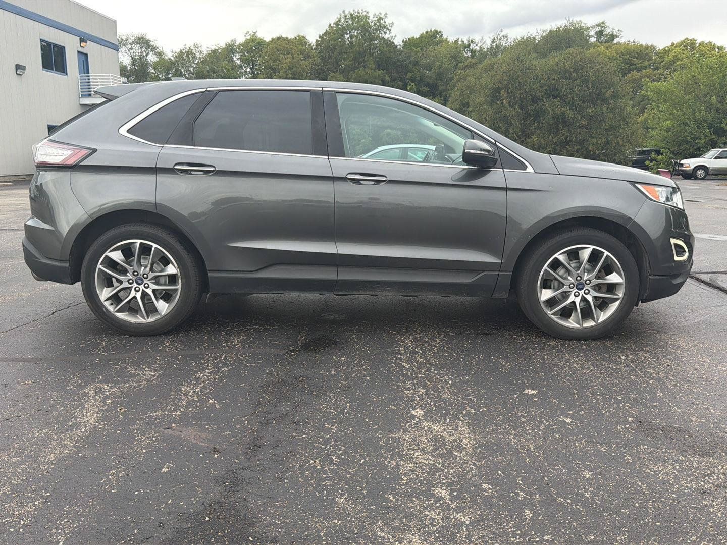 Used 2015 Ford Edge Titanium w/ Equipment Group 301A FWD image 4