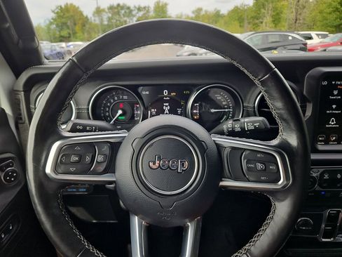 Used 2021 Jeep Wrangler Unlimited Sahara w/ Cold Weather Group image 27