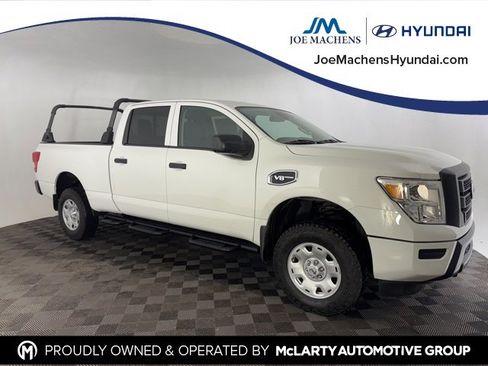 Used 2022 Nissan Titan S w/ HD Front GAWR Package image 3