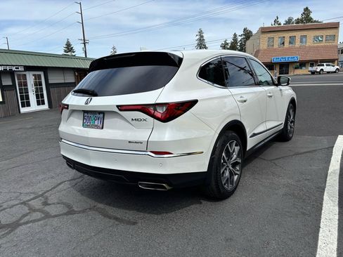 Used 2024 Acura MDX SH-AWD w/ Technology Package image 5