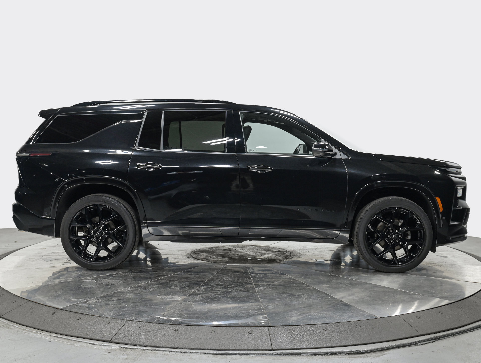 Used 2024 Chevrolet Traverse RS w/ LPO, Floor Liner Package AWD/4WD image 8