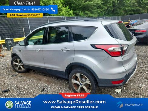 Used 2017 Ford Escape SE w/ Equipment Group 201A AWD/4WD image 3