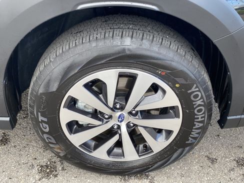 Used 2025 Subaru Outback Premium image 28