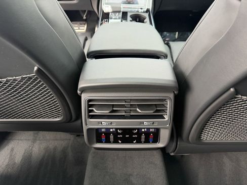 New 2026 Audi SQ7 Premium Plus AWD/4WD image 26