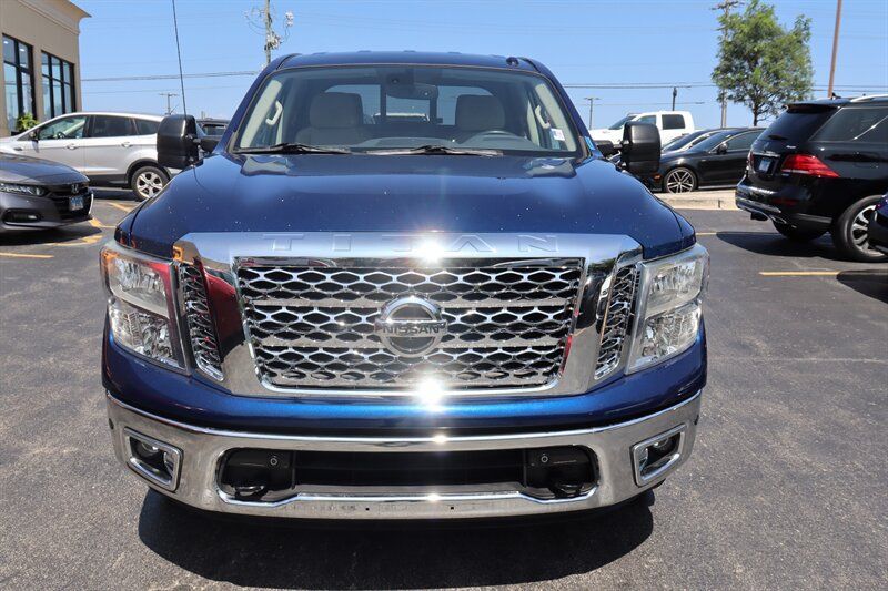 Used 2017 Nissan Titan SV AWD/4WD image 2