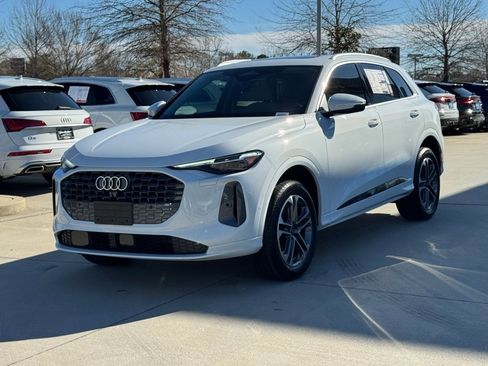 New 2025 Audi Q5 2.0T Premium image 9