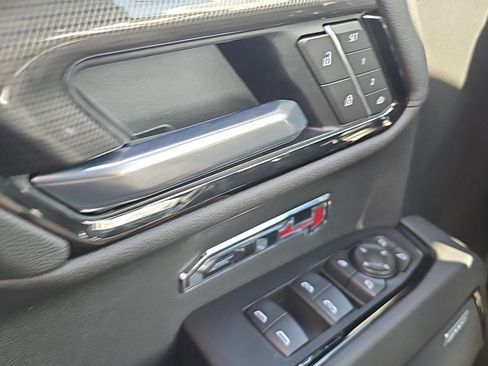 Used 2025 GMC Sierra 1500 AT4 image 43