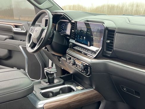 Used 2024 Chevrolet Silverado 1500 RST w/ Convenience Package II image 31